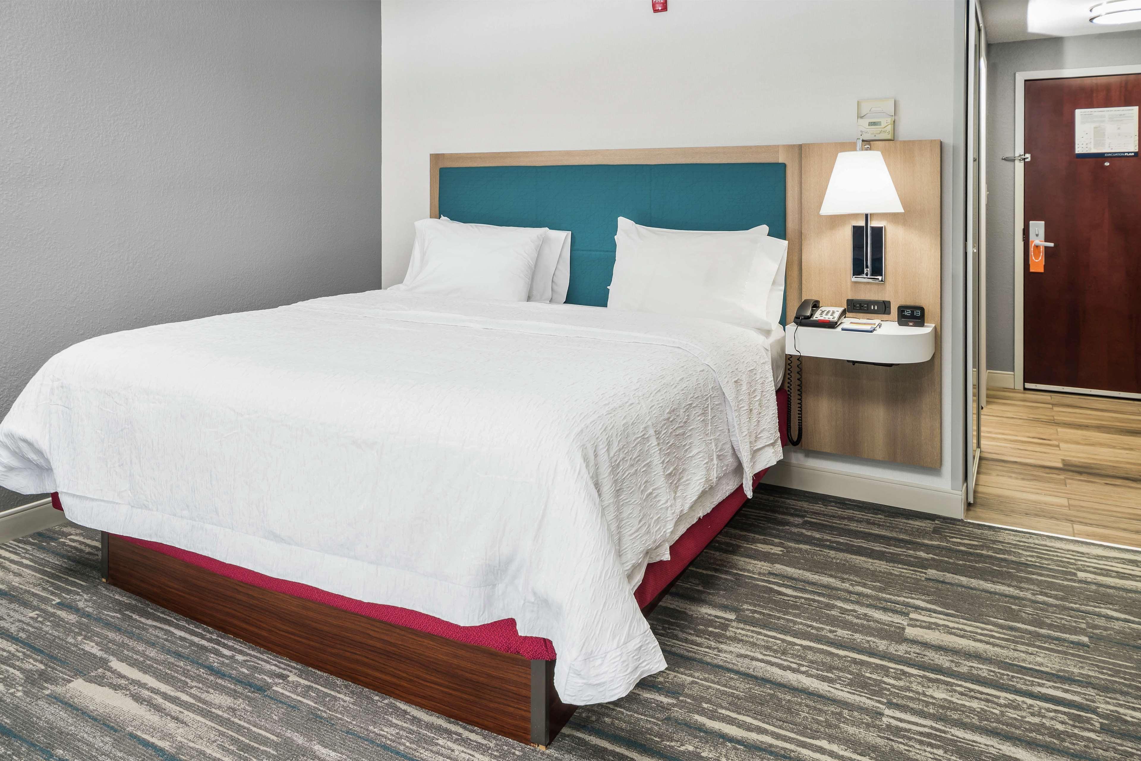 Hampton Inn Wilson Downtown Экстерьер фото